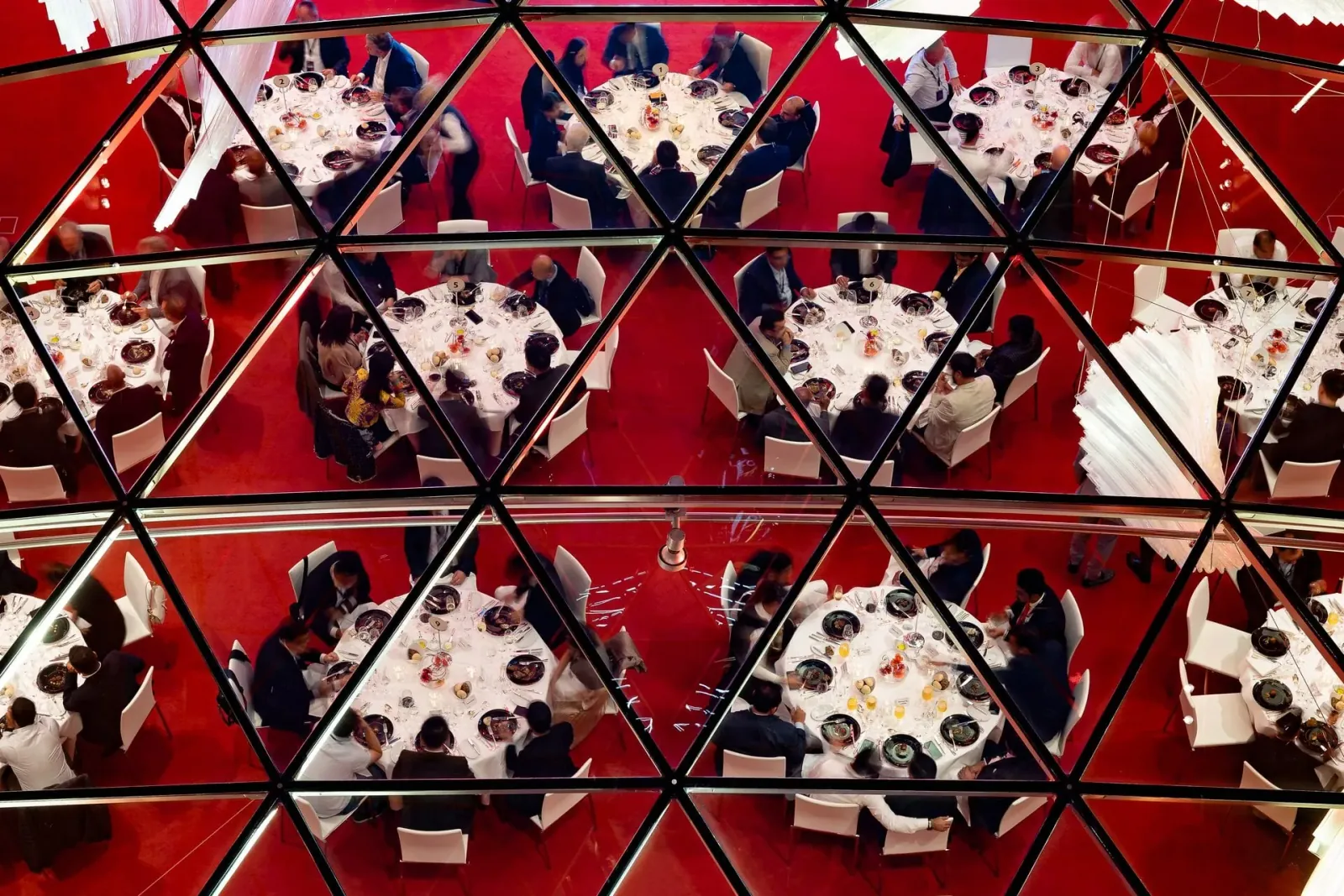 AXICA Forum Dinner – Blick durch die Glaskuppel (©AXICA)