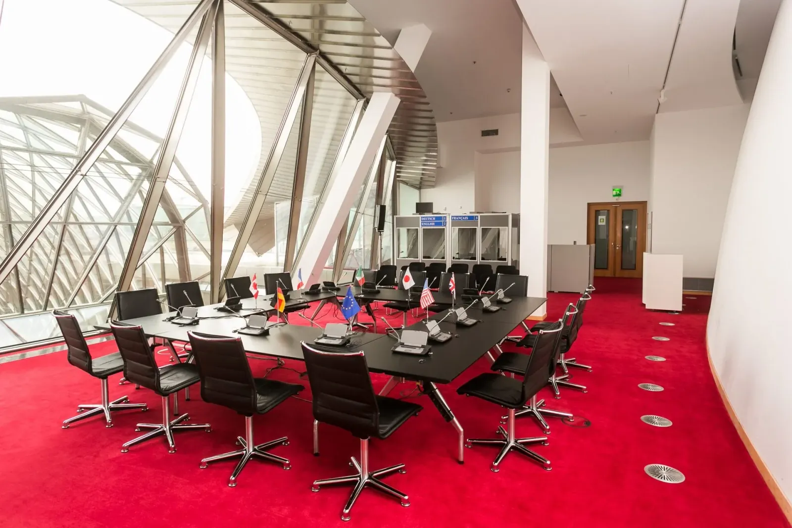 AXICA Sky Lobby mit internationaler Bestuhlung (©AXICA)