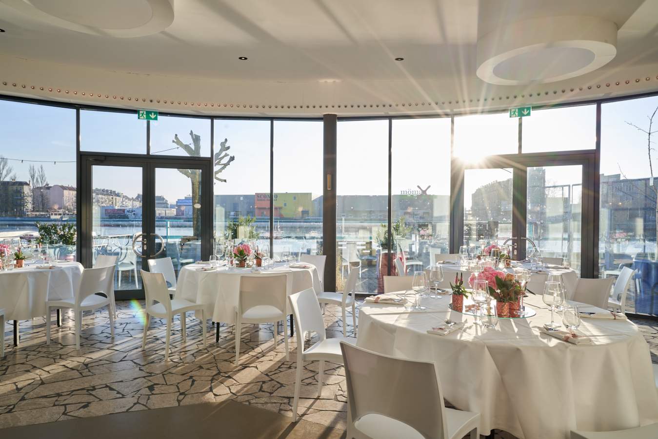 Lighthouse Café – Gala-Dinner mit Spree-Blick (©WHITE Spreelounge)